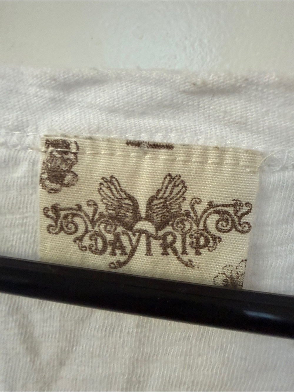 Daytrip Buckle Boho Sequin Sparkle Heart Floral Graphic Slub Tee Size Small - Picture 6 of 7